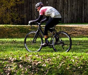 cx & gravel biking on custom handbuilt wheels